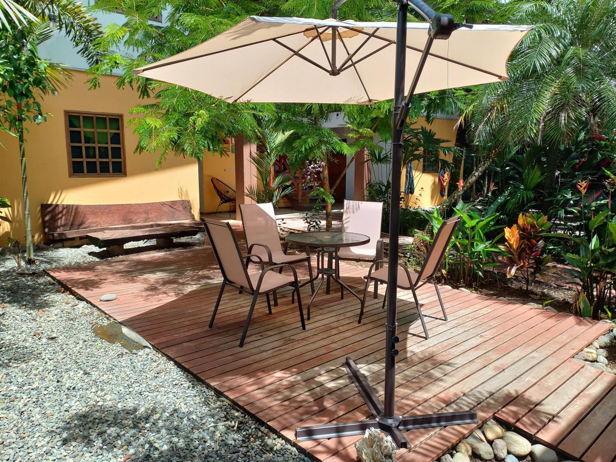 Pagalu Hostel Puerto Viejo de Talamanca Экстерьер фото